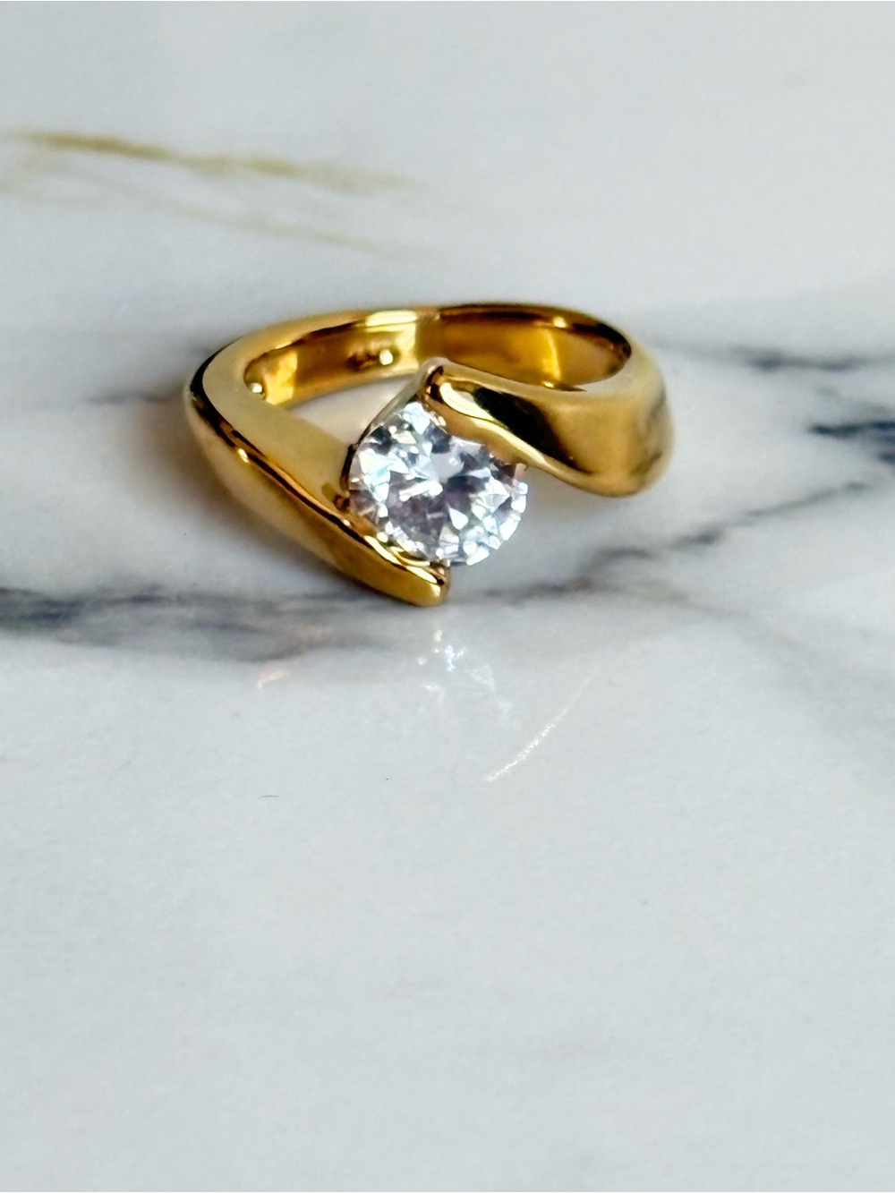 Vintage Avon Gold Sculptural Bypass Solitaire Ring Sz 7 High Set Statement Y2K